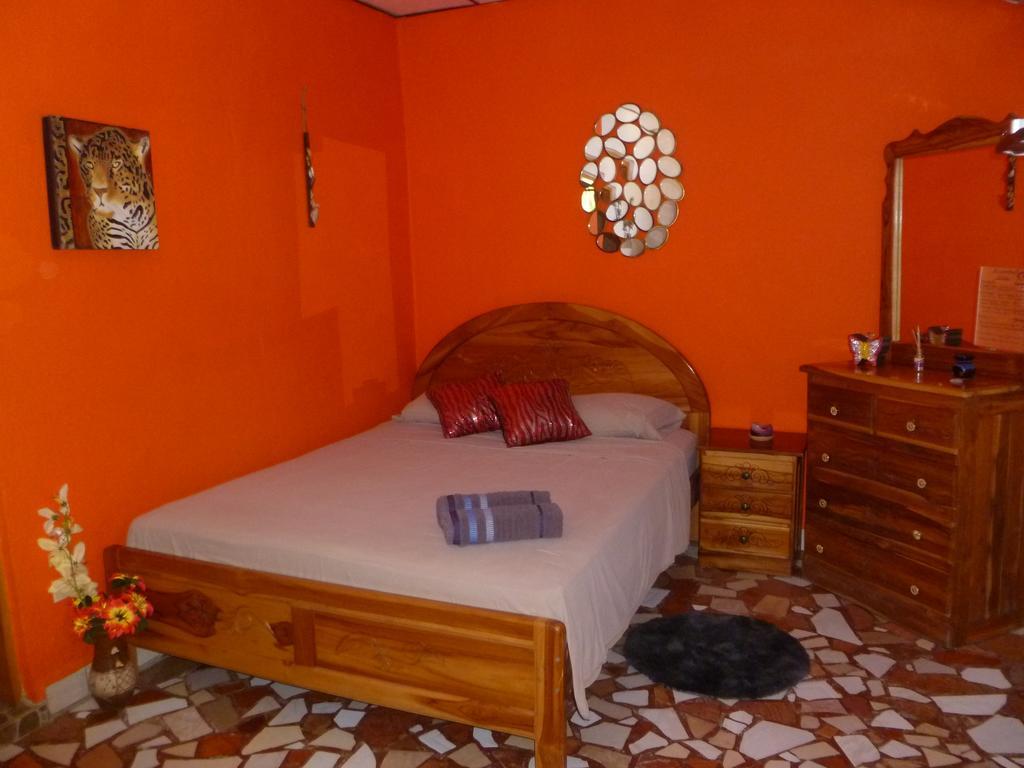 Hostel Wunderbar Puerto Lindo Екстериор снимка